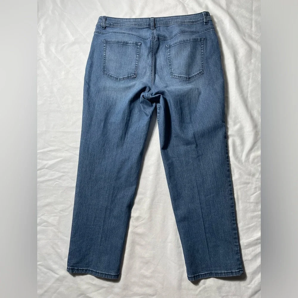 Chicos Blue Denim Ankle Jeans Womens size (2.5) US size 14